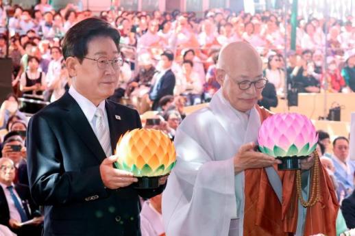李在明出席佛诞日纪念活动