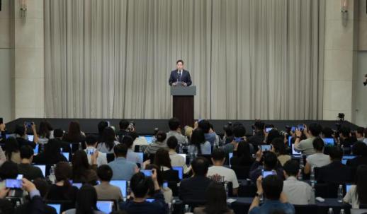 Shinsegae chiefs apology over Starbucks controversy