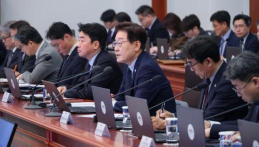 Lee Calls for Thorough Investigation on 10th Anniversary of Guui Station Tragedy