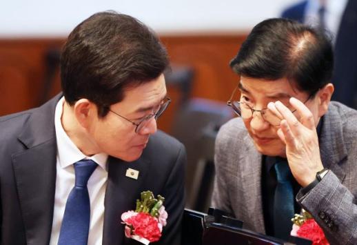 Jung Won-ohs Campaign Files Complaint Against Oh Se-hoon for Election Law Violations