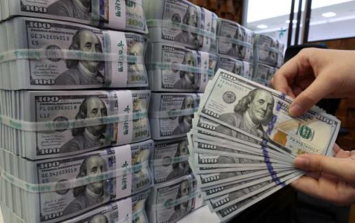 April Foreign Currency Deposits Increase by $8.5 Billion as Investors Expand Deposits