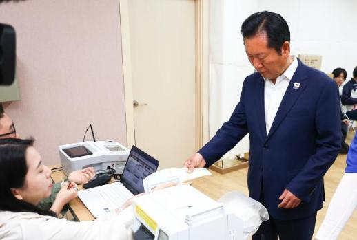 Early Voting Begins for June 3 Local Elections in South Korea