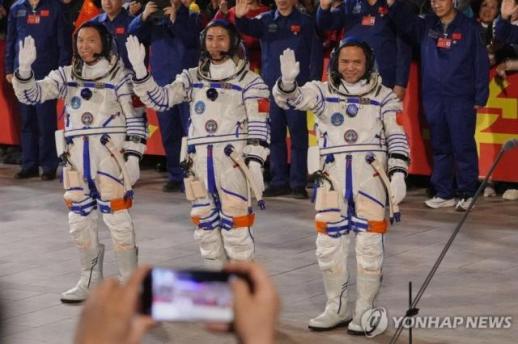 Chinas Shenzhou 21 Mission: A 210-Day Space Stay Raises Key Questions