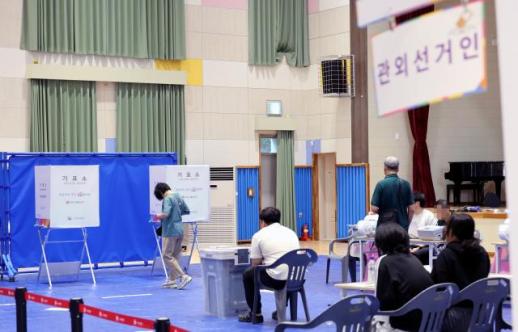 Final Day of Early Voting: Campaigns Intensify Ahead of Local Elections