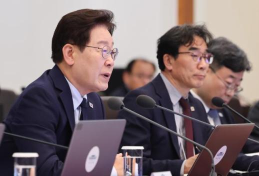 South Koreas Economic Recovery: Semiconductor Boom and Market Gains Amid Challenges