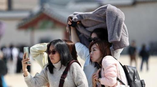 Weather Changes as June Begins: Heat and Rain Expected