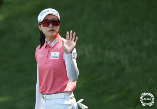 Park Min-ji Achieves 20th Career Win on KLPGA Tour with MBN Womens Open Victory