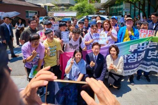 President Lee Vows to Intensify Investigation into False Comments Related to Social Disasters