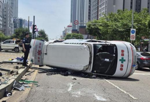 Collision Between Private Ambulance and SUV in Incheon Leaves One Dead, Six Injured