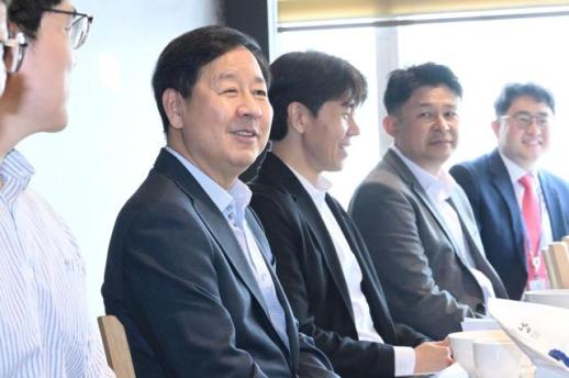 Ministry of Economy Launches AX Jiphyeonjeon 2.0 to Integrate AI into Operations