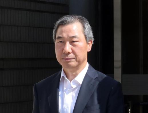 Special Prosecutors Investigate Former Presidential Secretary Yoon Jae-soon for Abuse of Power