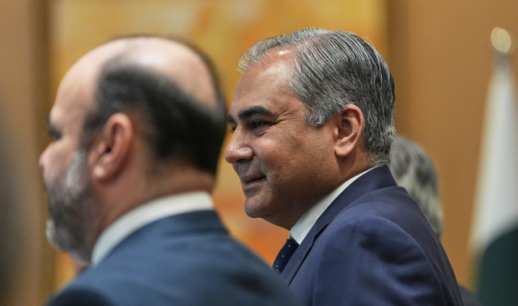 Pakistans Interior Minister Visits Tehran Amid Stalled US-Iran Negotiations