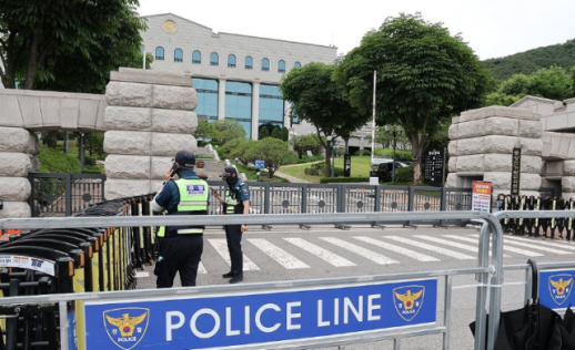 Aftermath of Voting Paper Shortage: Investigation and Protests Continue