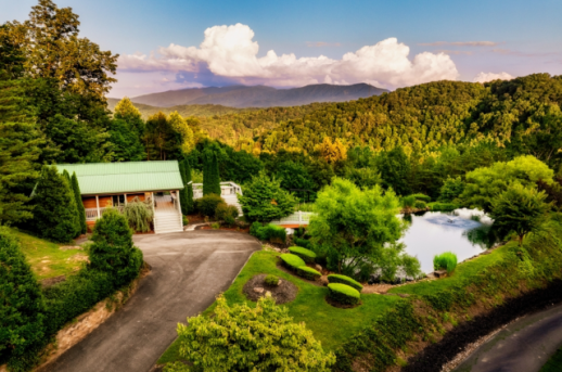 Airbnb Promotes Imperfectly Perfect Travel Campaign for Summer 2026