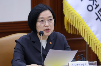 한성숙 중기부 장관, 국무총리 후보자 지명…20년 만에 여성 총리 탄생 주목