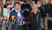 최태원 엔비디아와 미래 AI 팩토리…젠슨 황 SK 없었다면 AI 산업 발전 어려워