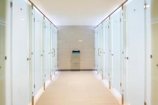 Man Charged for Sprinkling Capsaicin on Toilet Paper in Womens Restroom