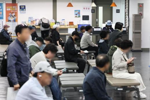 One in Five Wage Workers in South Korea Lacks Retirement Benefits