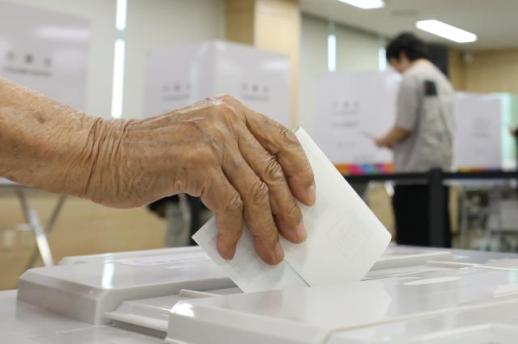 South Koreas workforce over 70 tops 2 million as aging and poverty reshape labor market