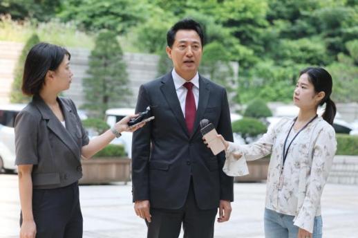 Trial Resumes for Seoul Mayor Oh Se-hoon on Political Fund Law Violations