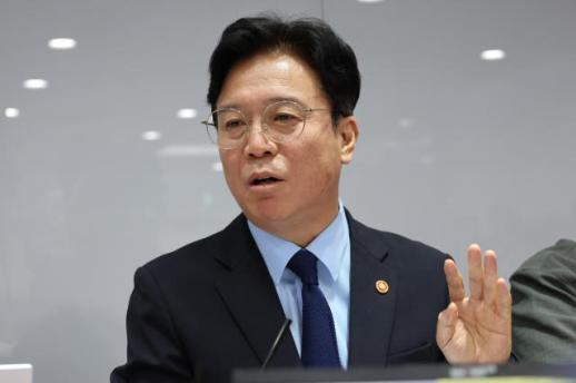 South Koreas Labor Minister Advocates for Worker Rights at ILO Conference