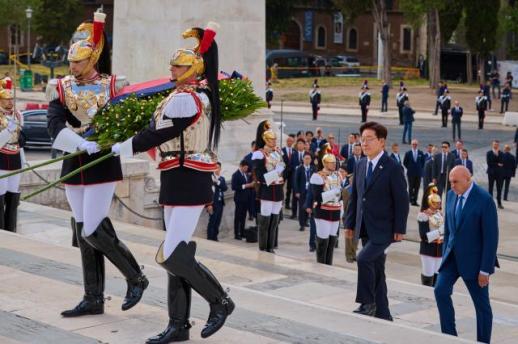 President Lees Approval Rating Drops to 57% Amid Election Concerns