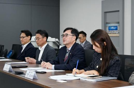 Government Disburses 5.7 Trillion Won in Support for 32.38 Million Amid High Oil Prices