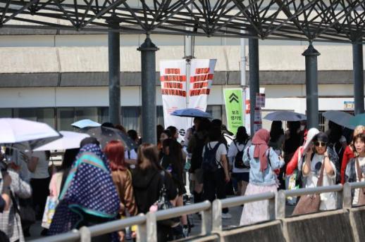 BTS釜山开唱 亚运会主体育场周边人气爆棚