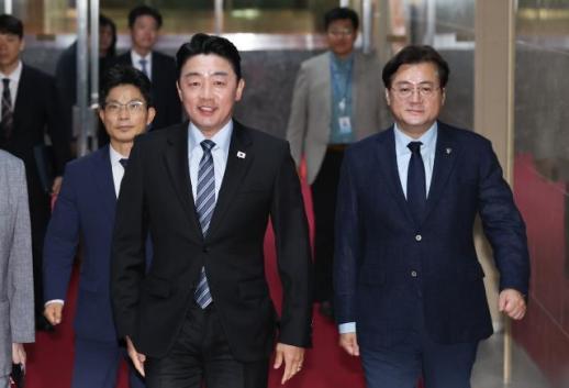 Kang Hoon-sik Calls for Review of National Policy Initiatives