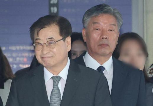 ‘西海公务员被击事件’徐勋·金洪熙二审无罪…“原审事实认定和法律理解无误”