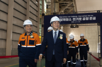 포스코, 국내 최대 전기로 가동…고급강 생산하며 탈탄소 속도낸다