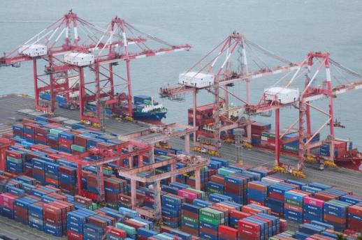 Koreas June exports set 20-day record on tripled chip shipments