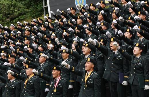 S. Korea to retain conscription while expanding tech-focused NCO track
