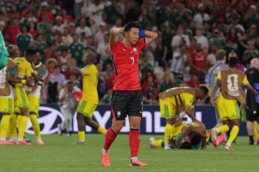 South Koreas Hopes for World Cup Knockout Stage Hang by a Thread