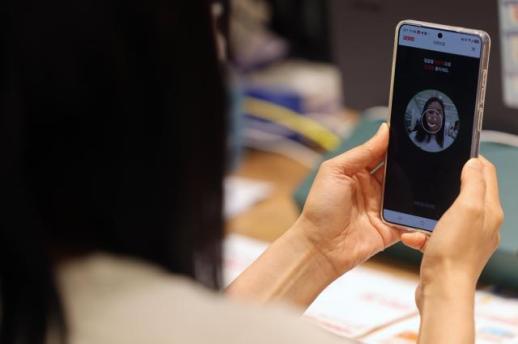 휴대폰 개통, 오늘부터 신분증 한 장으론 안 된다…대포폰 차단 본격화
