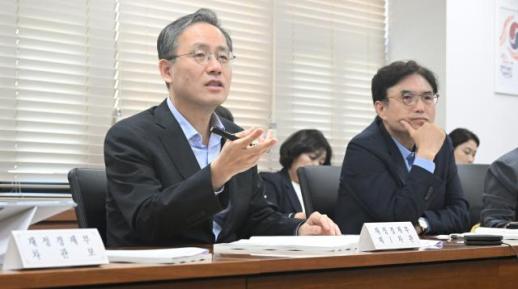 政府将于第三季度发布青年就业恢复方案，计划培养20万名高端产业人才