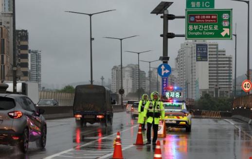首尔强降雨导致江南、恩平、麻浦发布洪水警报