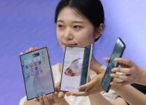 애플 폴더블 나오기 전 승부수…삼성 갤럭시 Z 3종으로 시장 압도한다