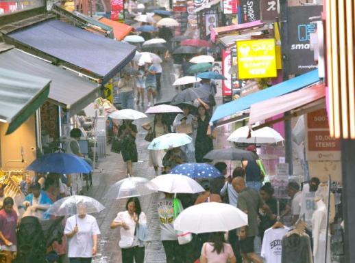 [今日天气] 周末首都圈·江原降雨…全国持续酷热与热带夜