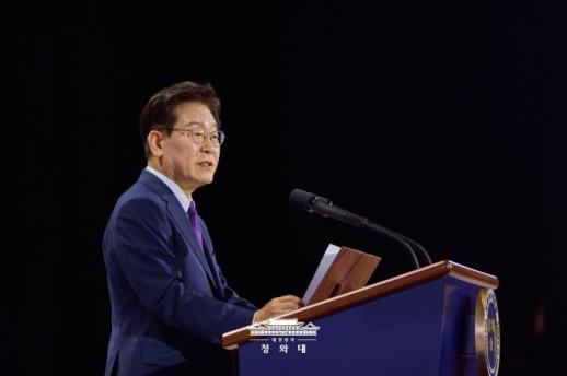 President Lee pitches South Korea as AI testbed