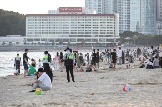 South Korea swelters through hottest vacation weekend 