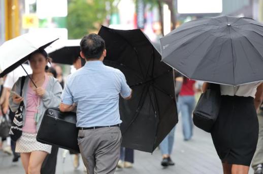 明天气象：首都圈及江原道有阵雨，最高气温达36度