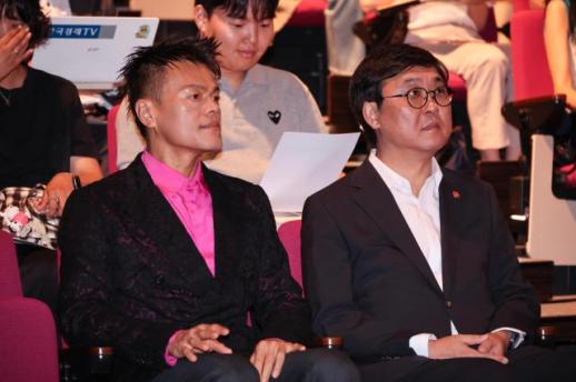 Choi and Park lead 2027 FANOMENON briefing