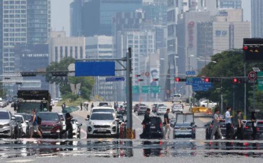 韩国遭遇罕见极端高温 多地突破40℃