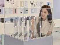 삼성 갤럭시 Z폴드8 뜯어서 보여준다…강남에 폴더블 7년 상설 전시