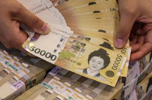 Koreas legacy M2 growth hits 53-mo high, reviving liquidity concerns
