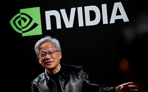 엔비디아, 내년에도 70% 성장 자신…AI 투자 사이클 아직 안 끝났다