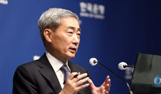 신현송 금리 연속 인상, 가래 대신 호미로 막은 것