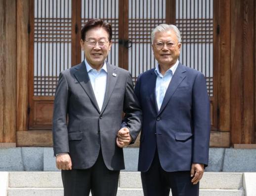 [데스크 칼럼] 치매 국가책임 9년, 끝까지 책임진 건 가족이었다