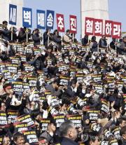 대형마트 새벽배송 두고 소상공인단체 엇갈린 입장…조건부 수용론 등장